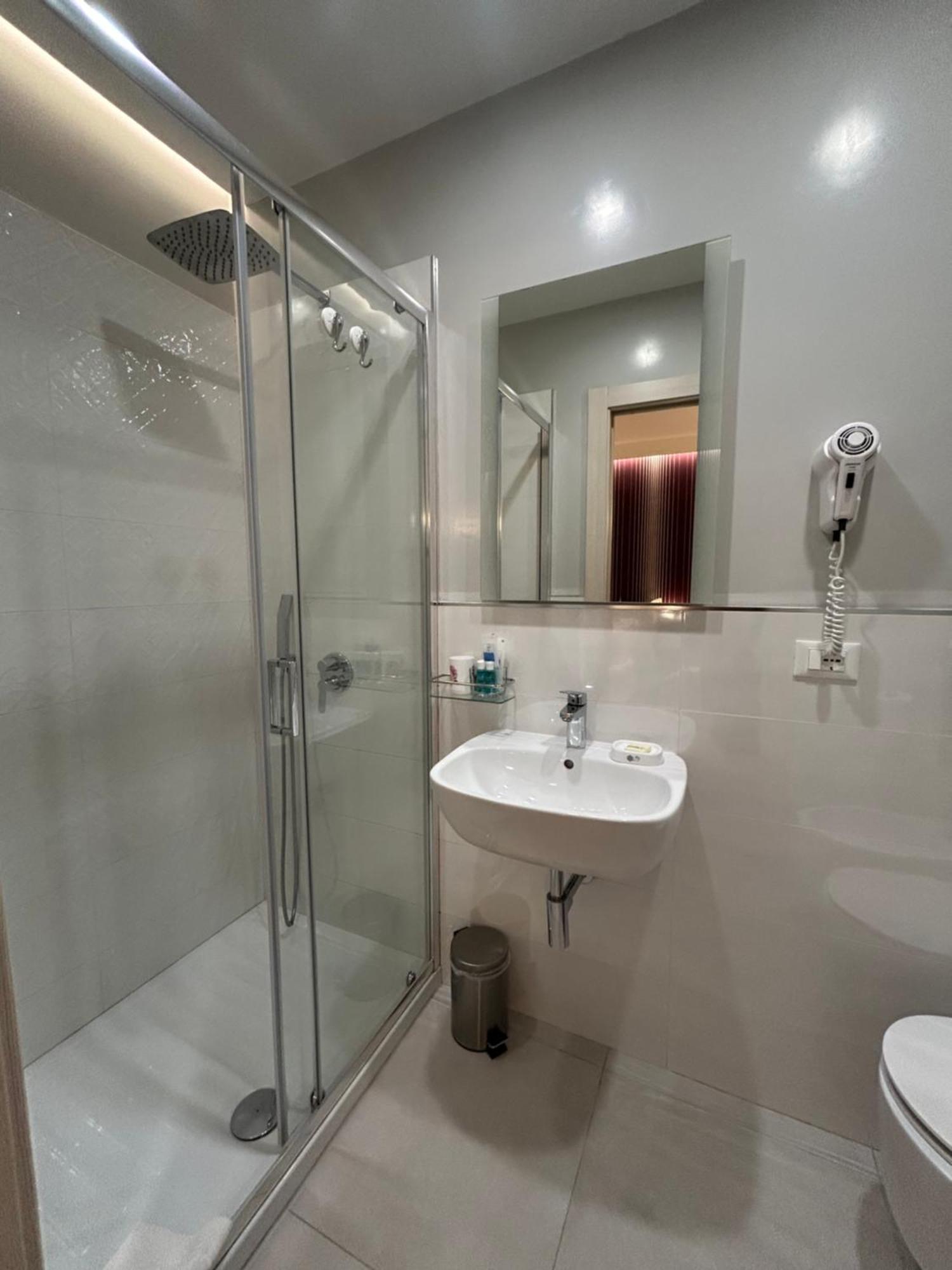 Alba Rooms ลาสเปเซีย ภายนอก รูปภาพ