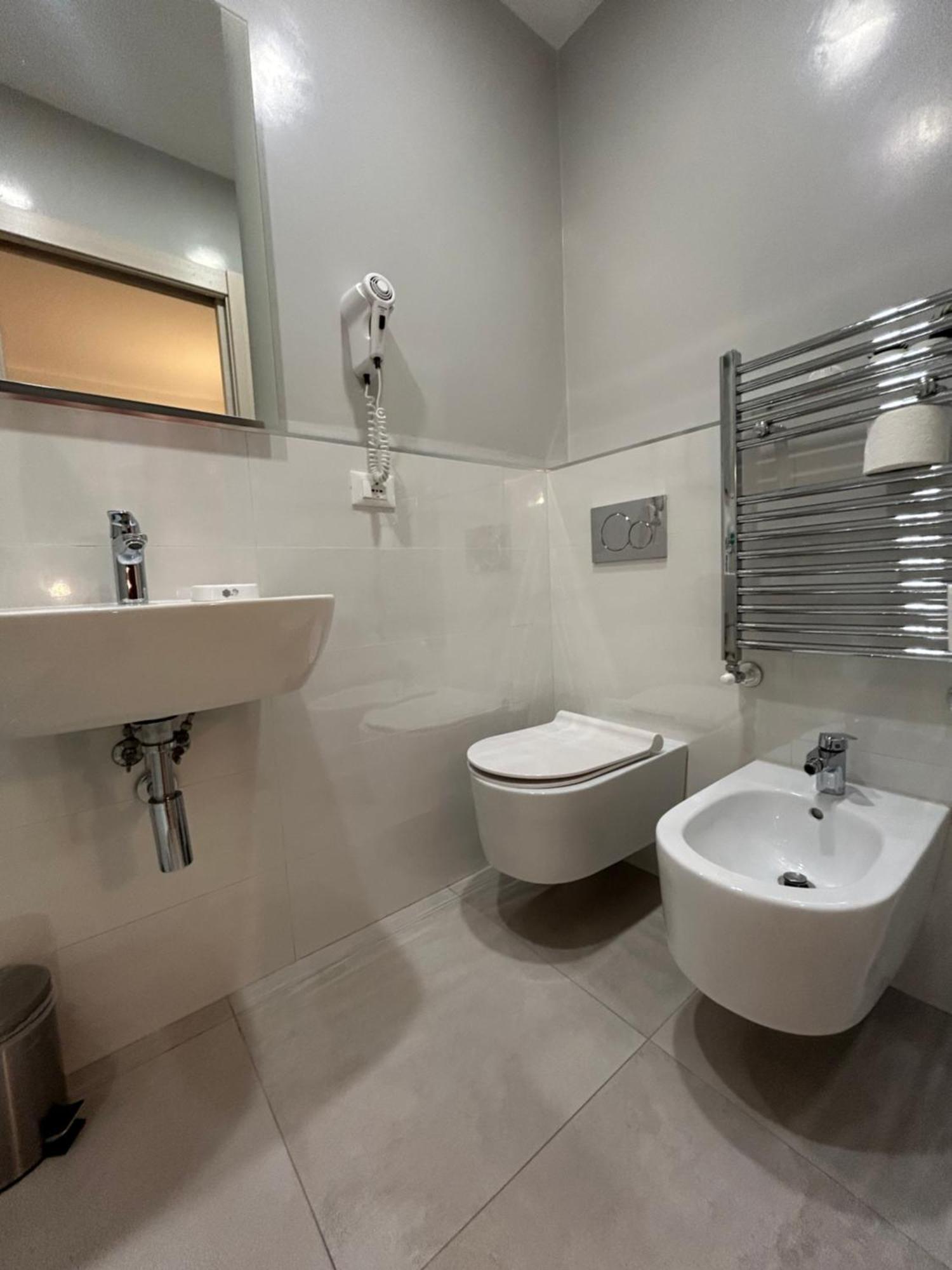 Alba Rooms ลาสเปเซีย ภายนอก รูปภาพ