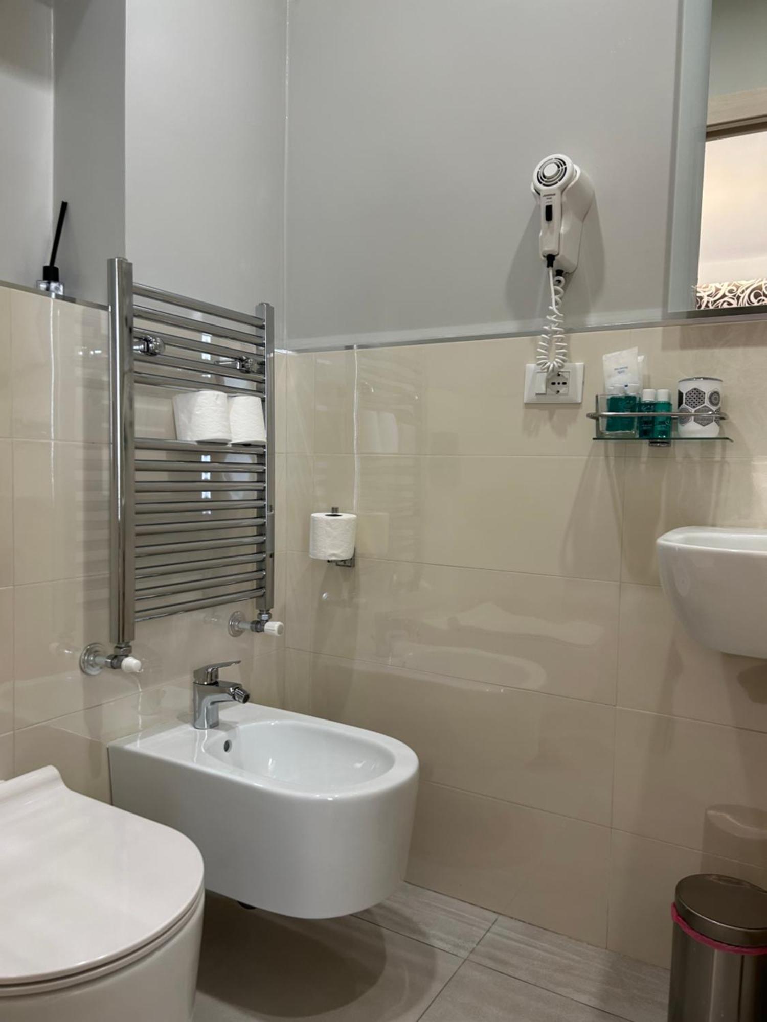 Alba Rooms ลาสเปเซีย ภายนอก รูปภาพ